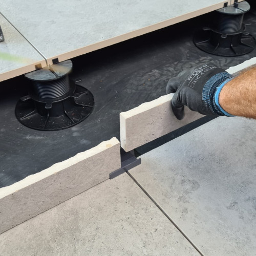 Wspornik schodowy górny - klips schodowy 2mb